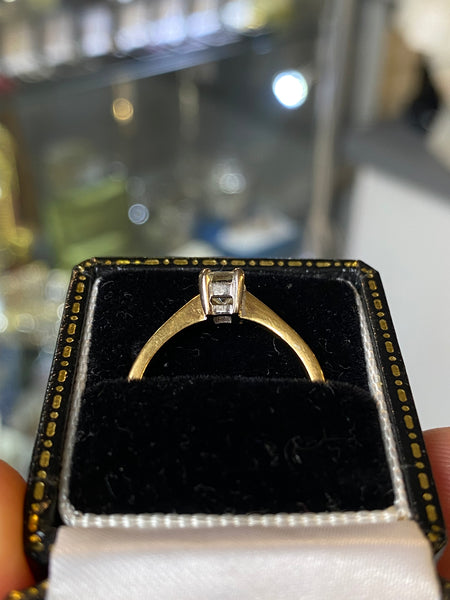 18ct Gold Baguette Cut Diamond Solitaire Ring