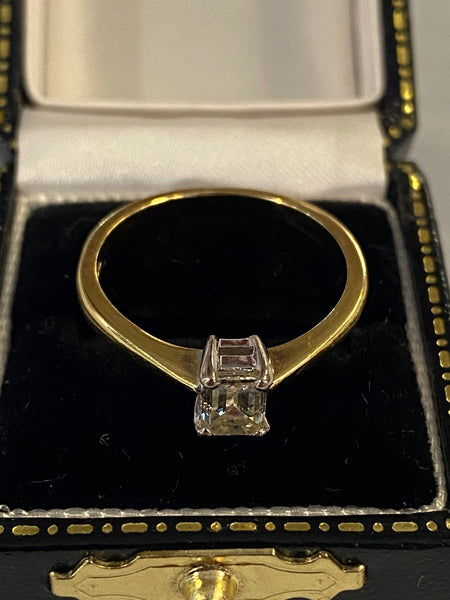 18ct Gold Baguette Cut Diamond Solitaire Ring