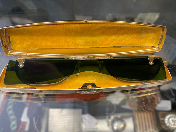 Original Vintage 1960’s Flip-Up Green Sunglasses With Case