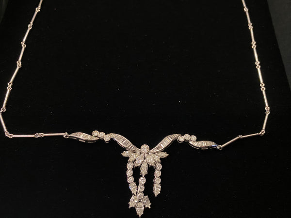 A Stunning 18ct Gold & 2 Carat Diamond Necklace