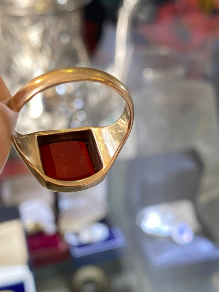9ct Gold Gent’s Carnelian Signet Ring
