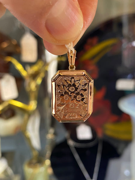Antique 9ct Gold Octagonal Locket With Floral Engraving