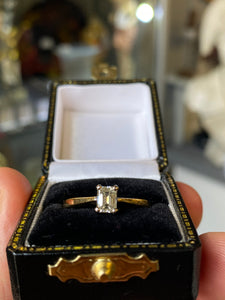 18ct Gold Baguette Cut Diamond Solitaire Ring