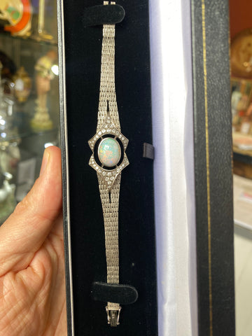 18ct White Gold, Opal & Diamonds Bracelet