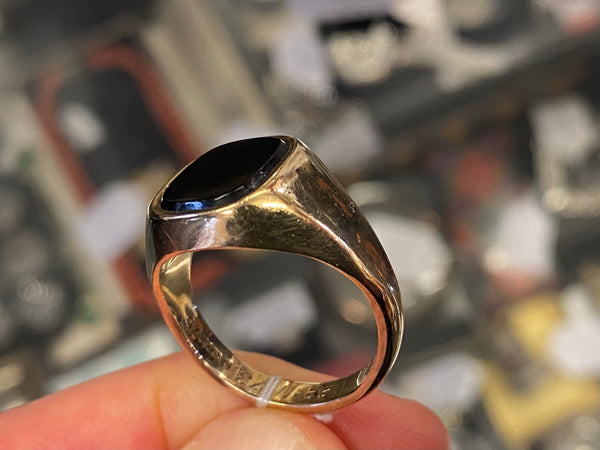 Vintage 9ct Gold Onyx Signet Ring