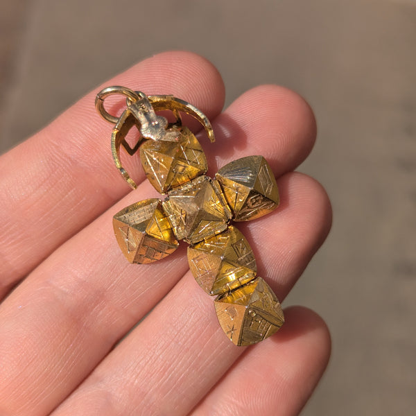 Vintage 9ct Gold Masonic Folding Orb Pendant