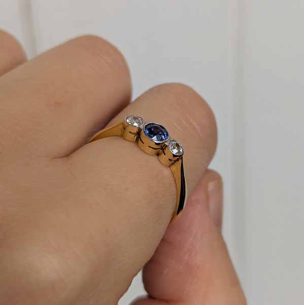 1920s Antique 18ct Gold & Platinum Sapphire and Diamonds Ring Size Q