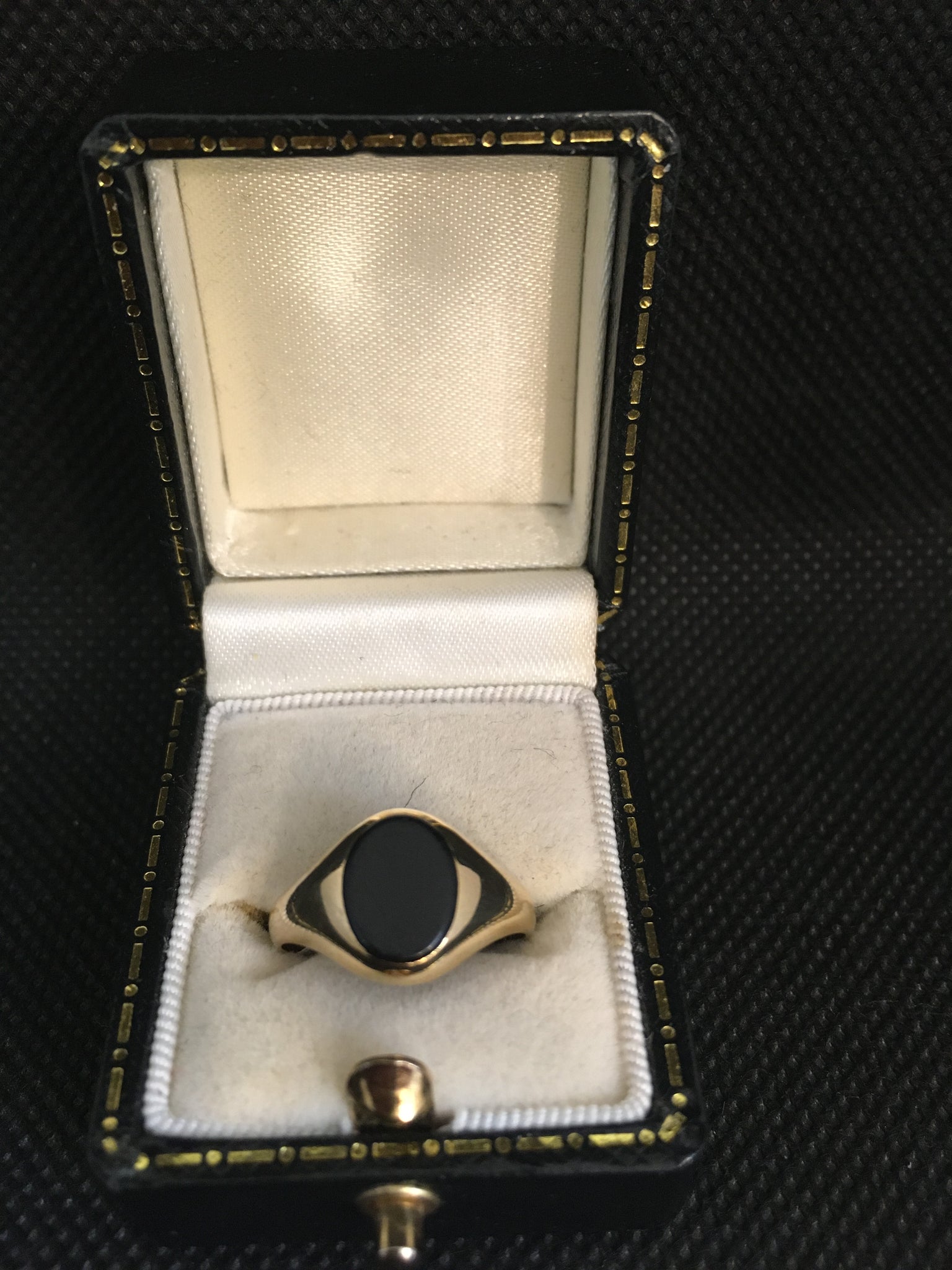 9ct Gold Black Onyx Signet Ring