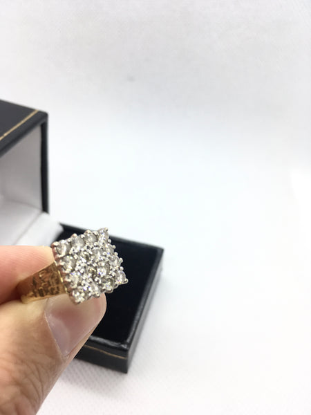 18ct Gold and Diamond Ring
